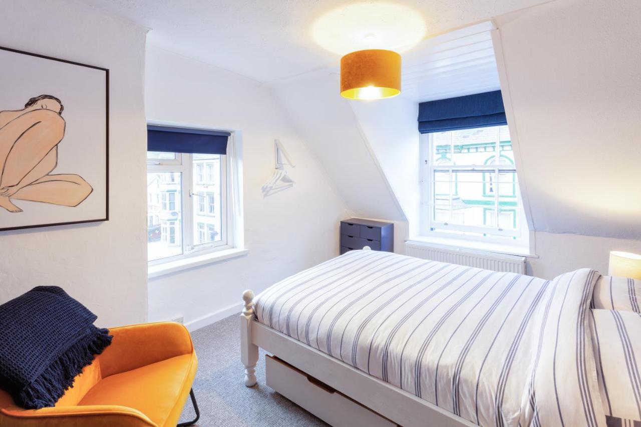 Ocean Backpackers Self-Catering Hostel Ильфракомб Экстерьер фото