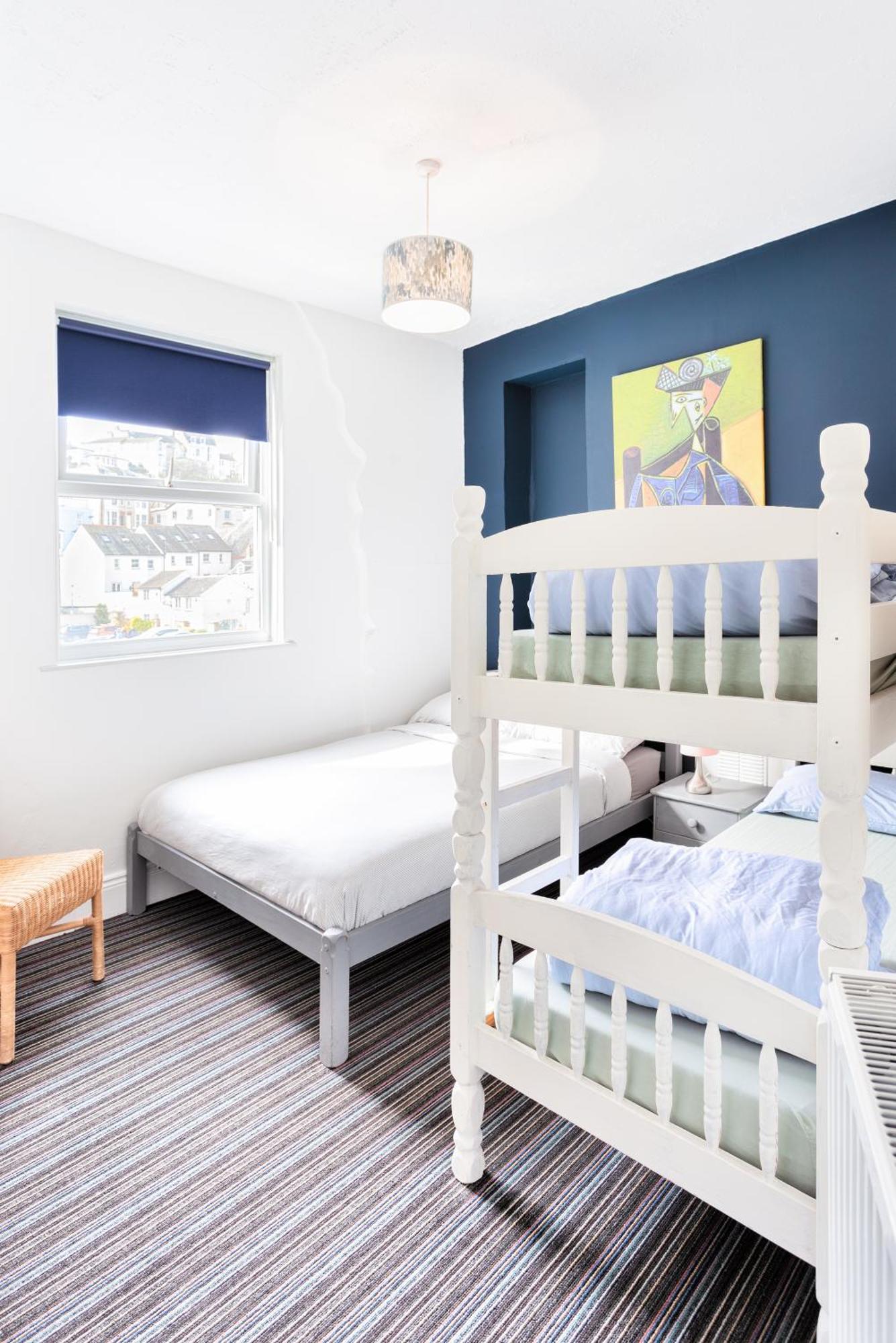 Ocean Backpackers Self-Catering Hostel Ильфракомб Экстерьер фото