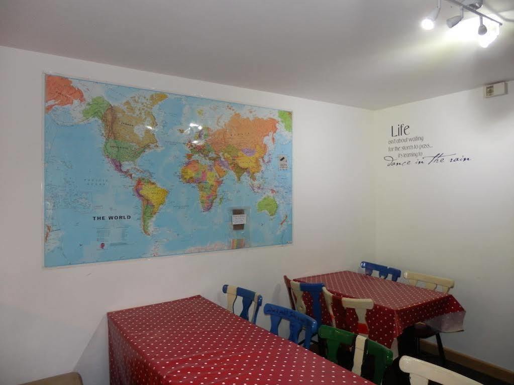 Ocean Backpackers Self-Catering Hostel Ильфракомб Экстерьер фото