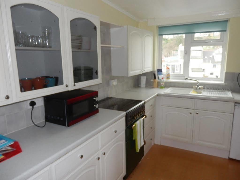 Ocean Backpackers Self-Catering Hostel Ильфракомб Экстерьер фото